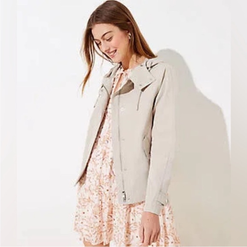 Like new Loft petite modern rain jacket